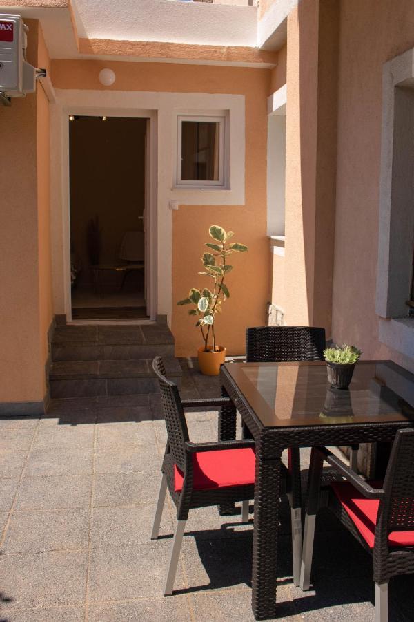 Luxury Studio Apartment Mostar Bagian luar foto