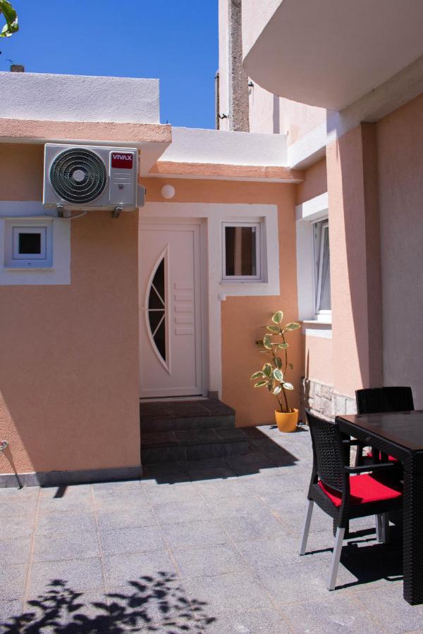 Luxury Studio Apartment Mostar Bagian luar foto